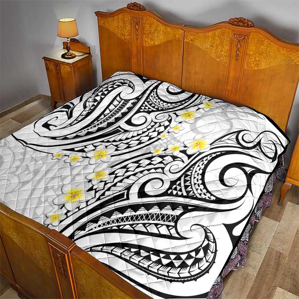Plumeria With White Polynesian Tattoo Pattern Quilt