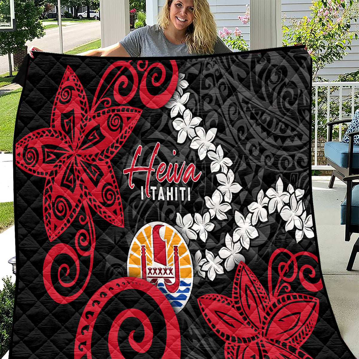 Tahiti Heiva Festival Quilt Floral Pattern With Coat Of Arms LT05 Black - Polynesian Pride