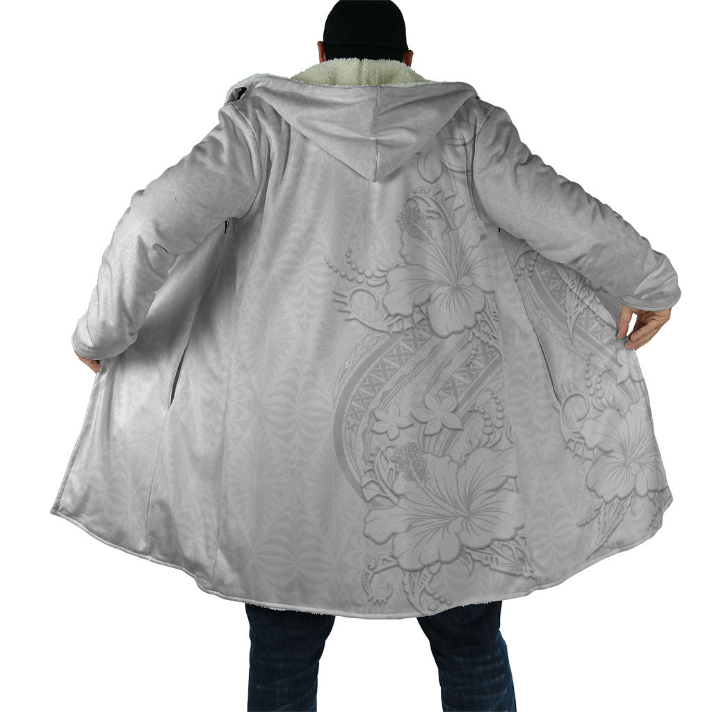 Tokelau White Sunday Cloak Elegant Hibiscus Polynesian Tribal Pattern