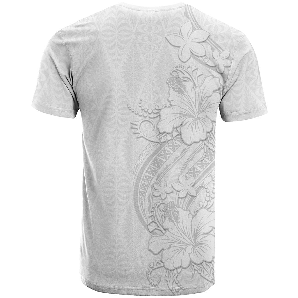 Tokelau White Sunday T Shirt Elegant Hibiscus Polynesian Tribal Pattern
