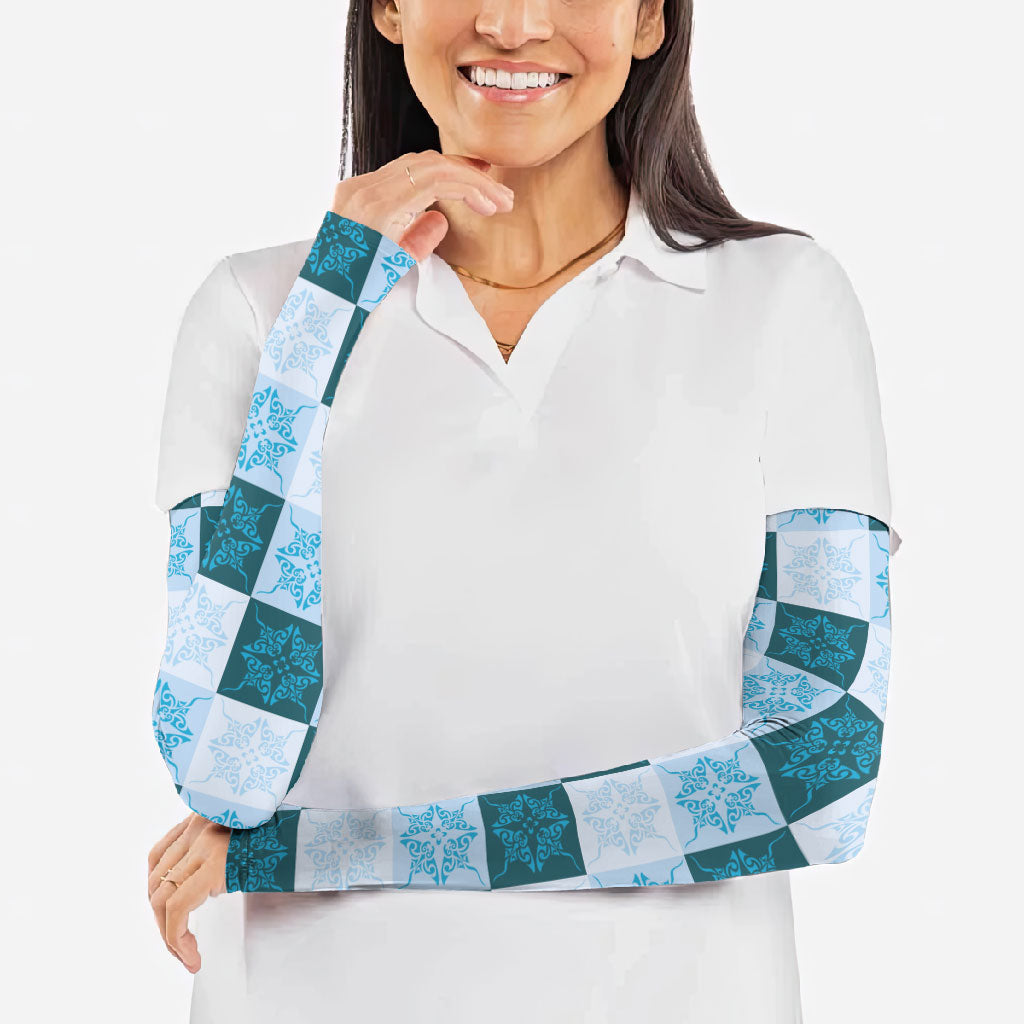Cyan Manta Ray Hawaiian Quilt Motif Arm Sleeves