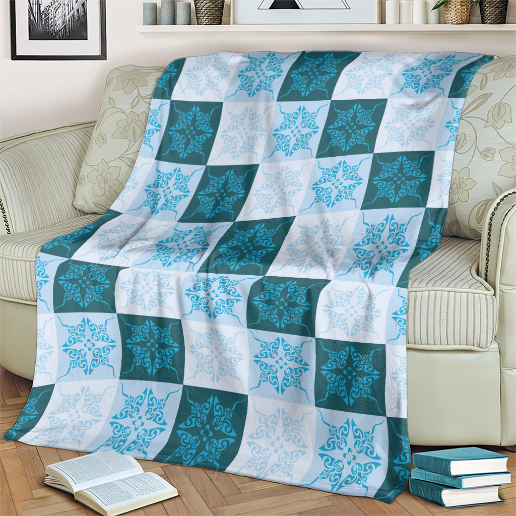 Cyan Manta Ray Hawaiian Quilt Motif Blanket