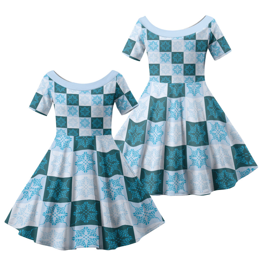 Cyan Manta Ray Hawaiian Quilt Motif Family Matching Off The Shoulder Long Sleeve Dress and Hawaiian Shirt