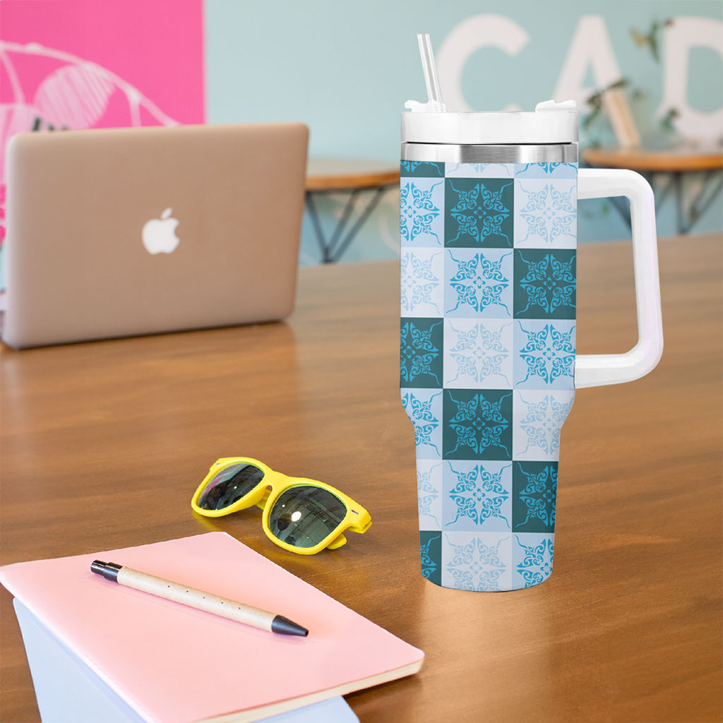 Cyan Manta Ray Hawaiian Quilt Motif Tumbler With Handle