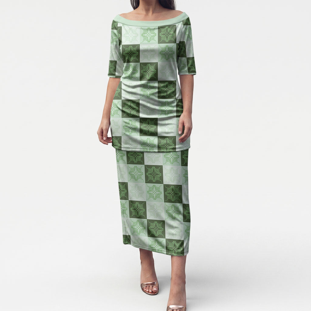 Sage Green Manta Ray Hawaiian Quilt Motif Puletasi