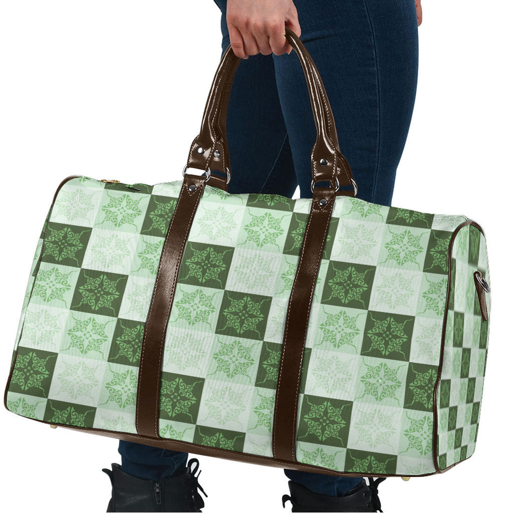 Sage Green Manta Ray Hawaiian Quilt Motif Travel Bag