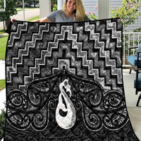 New Zealand Maori Quilt Poutama Manaia Black Paua Shell