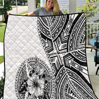 Hibiscus With White Austronesian Tattoo Pattern Quilt - Polynesian Pride