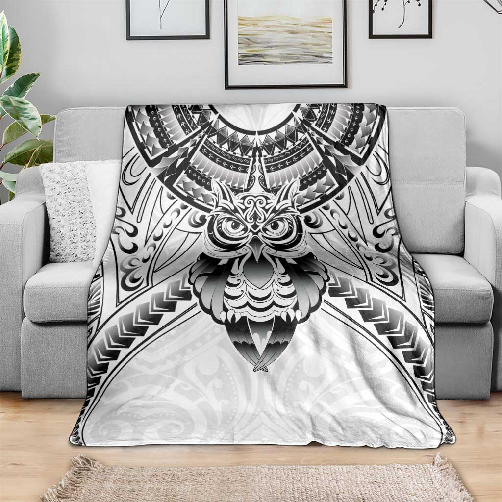 New Zealand Morepork Blanket Maori Pattern White