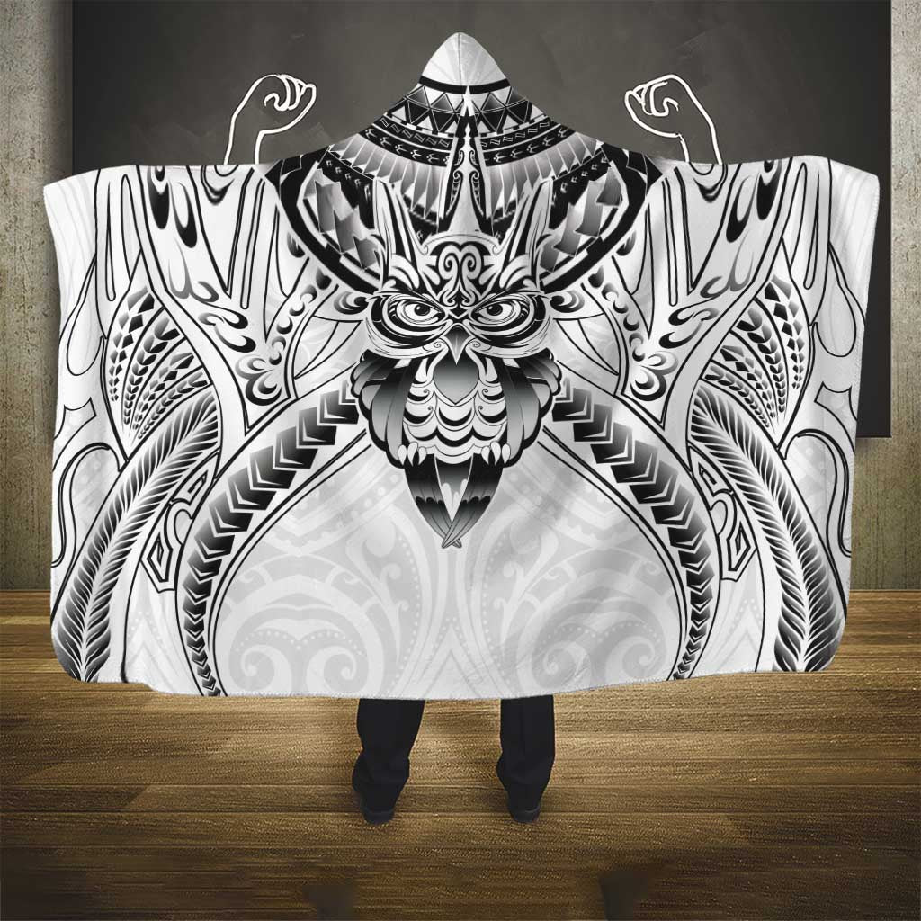 New Zealand Morepork Hooded Blanket Maori Pattern White