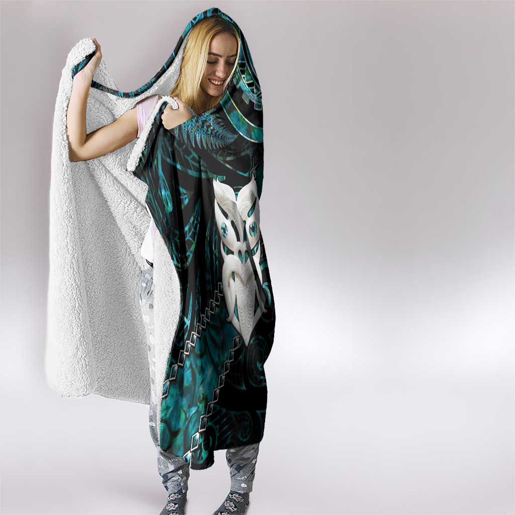 New Zealand Aotearoa Hooded Blanket Maori Wheku Paua Shell Glitter Turquoise LT05 - Polynesian Pride