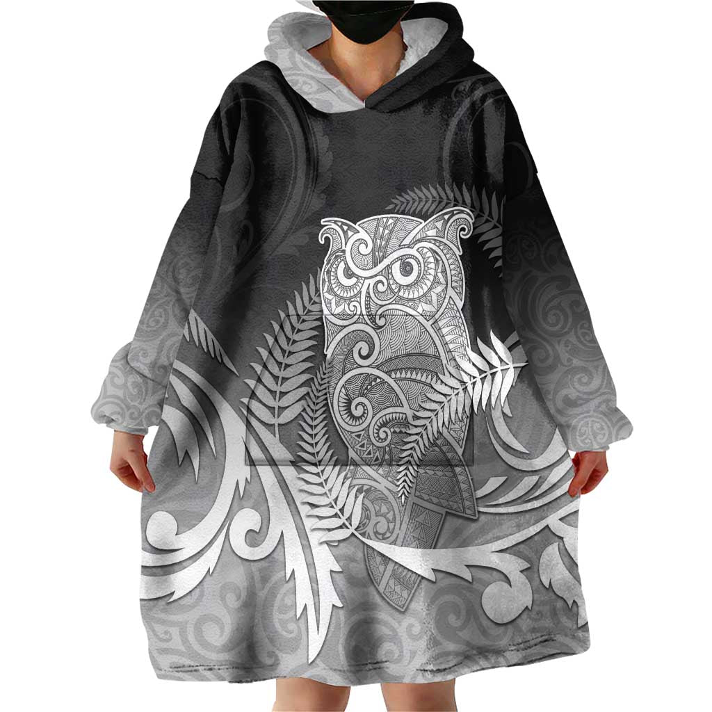 New Zealand Aotearoa Ruru Wearable Blanket Hoodie Maori Fern Art Black