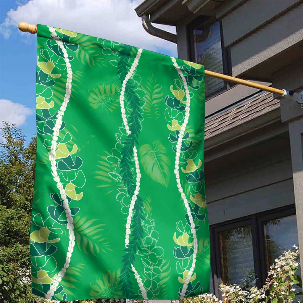 Hawaii Maile Lei Garden Flag With Green Monstera Pattern