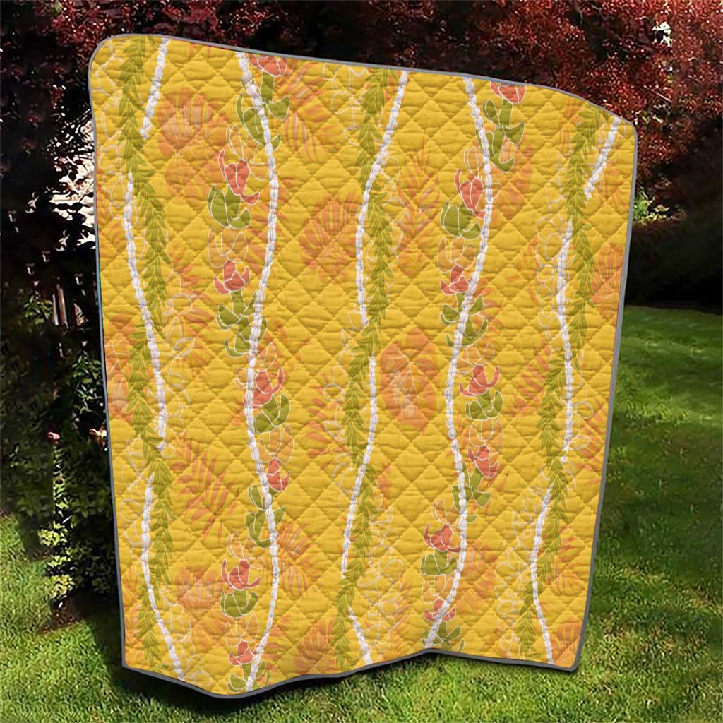 Hawaii Maile Lei Quilt With Yellow Monstera Pattern