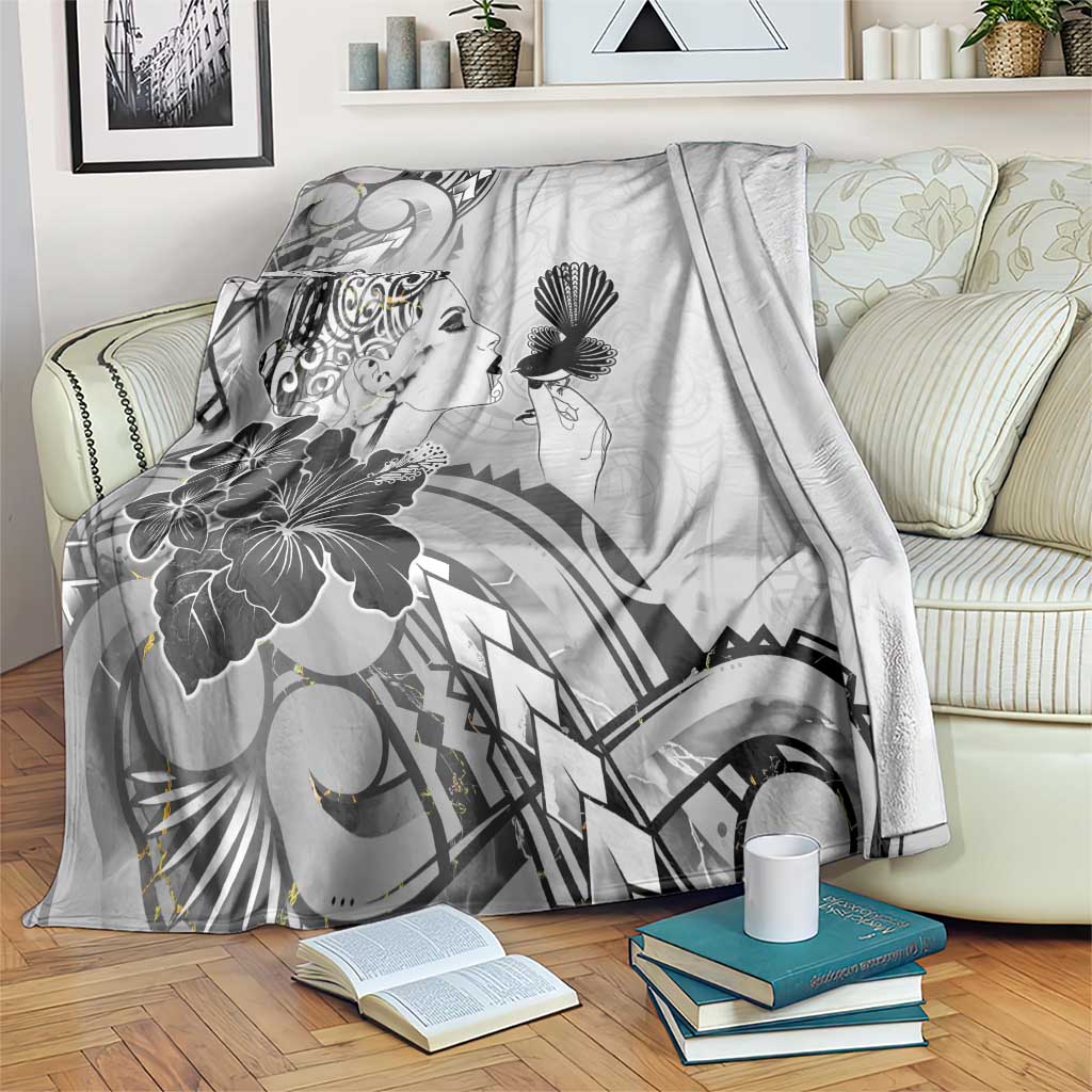 Aotearoa Maori Wahine Blanket Fantail Bird Black Gold Marble LT05 Black - Polynesian Pride