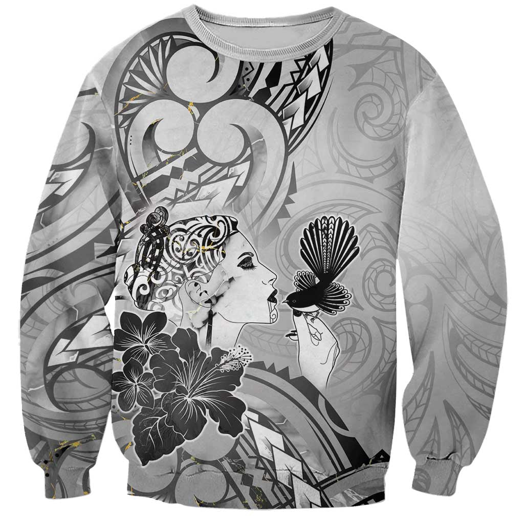 Aotearoa Maori Wahine Sweatshirt Fantail Bird Black Gold Marble