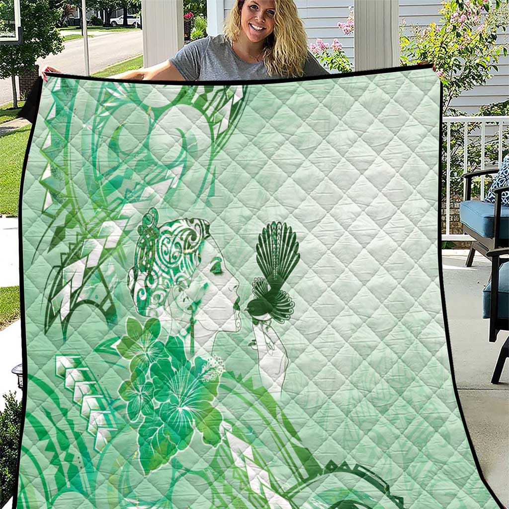 Aotearoa Maori Wahine Quilt Fantail Bird Green Gold Marble LT05 Green - Polynesian Pride