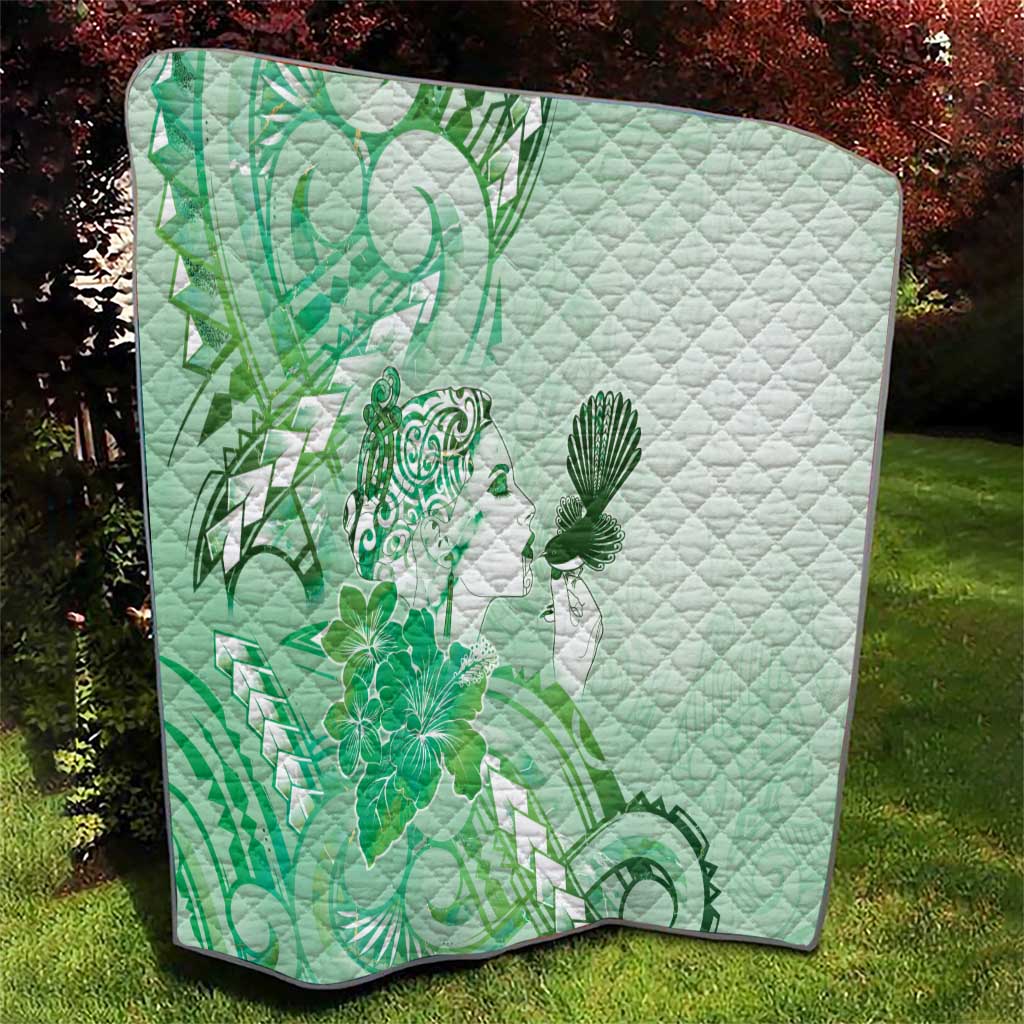 Aotearoa Maori Wahine Quilt Fantail Bird Green Gold Marble LT05 - Polynesian Pride
