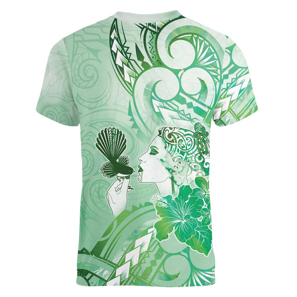 Aotearoa Maori Wahine Women V-Neck T-Shirt Fantail Bird Green Gold Marble