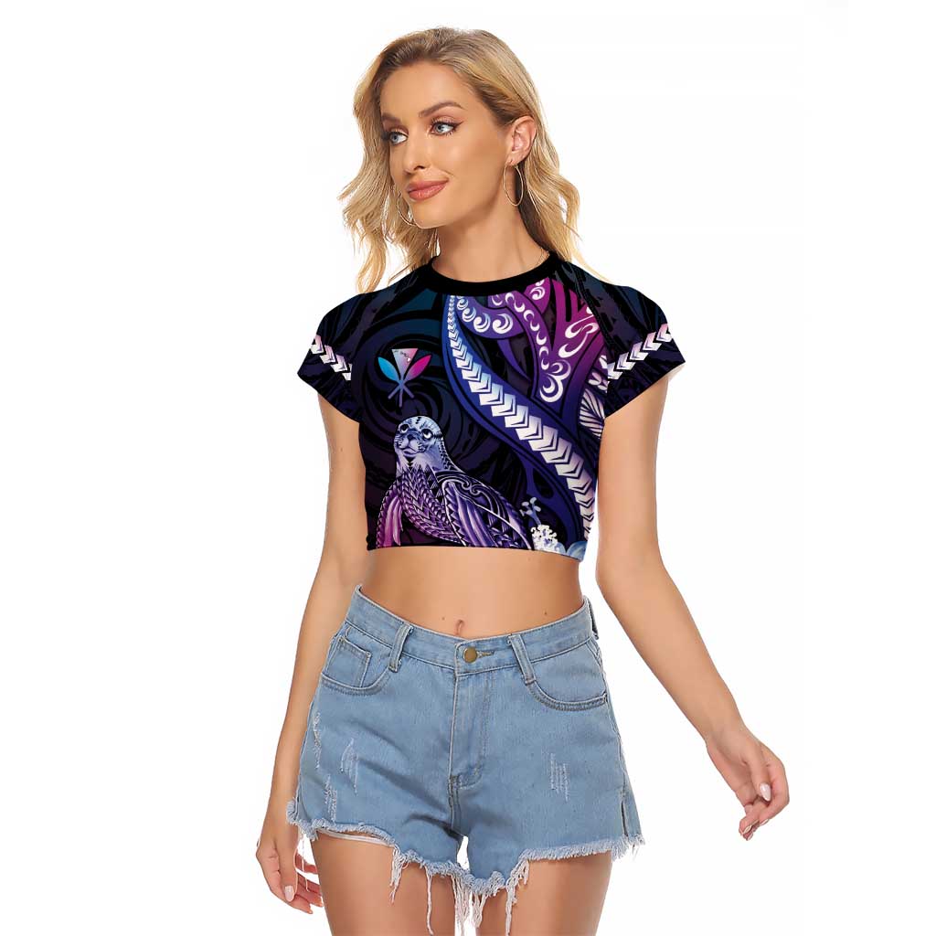 Hawaiian Monk Seal Raglan Cropped T Shirt Kakau Tribal Pattern Violet Gradient