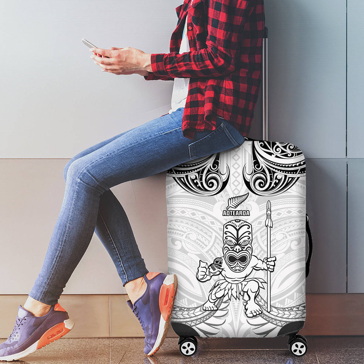 New Zealand Maori Taiaha Luggage Cover Tiki Warrior White LT05 - Polynesian Pride