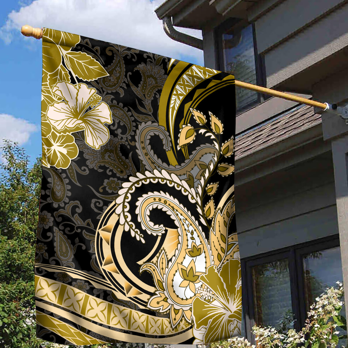 Polynesia Paisley Garden Flag Mix Gold Polynesian Pattern