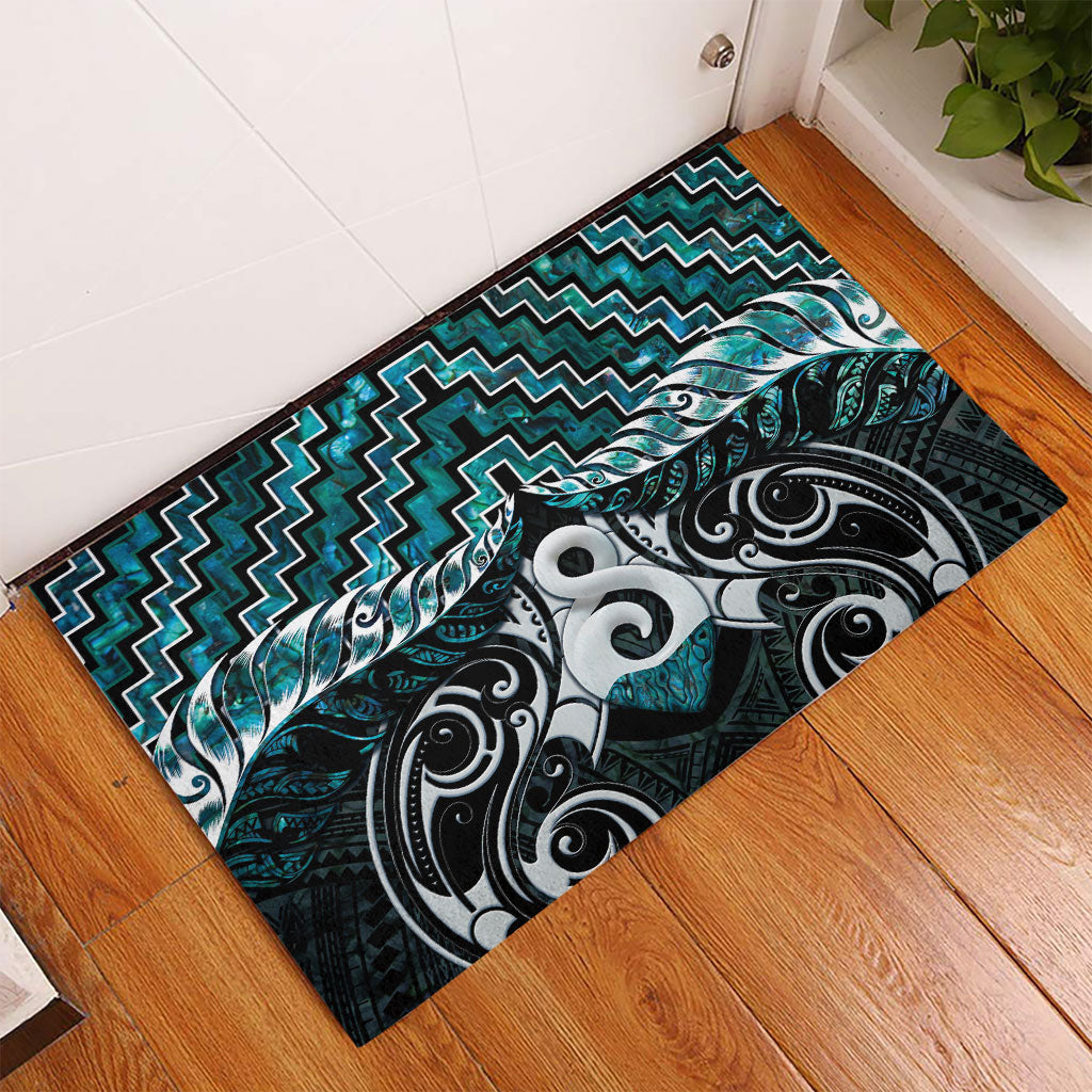 New Zealand Maori Rubber Doormat Poutama Pikorua - Single Twist Paua Shell