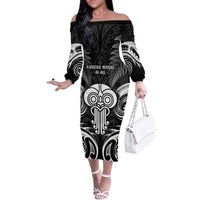 New Zealand Te Reo Maori Family Matching Off The Shoulder Long Sleeve Dress and Hawaiian Shirt Korero Maori Ai Au LT05 Mom's Dress Black - Polynesian Pride