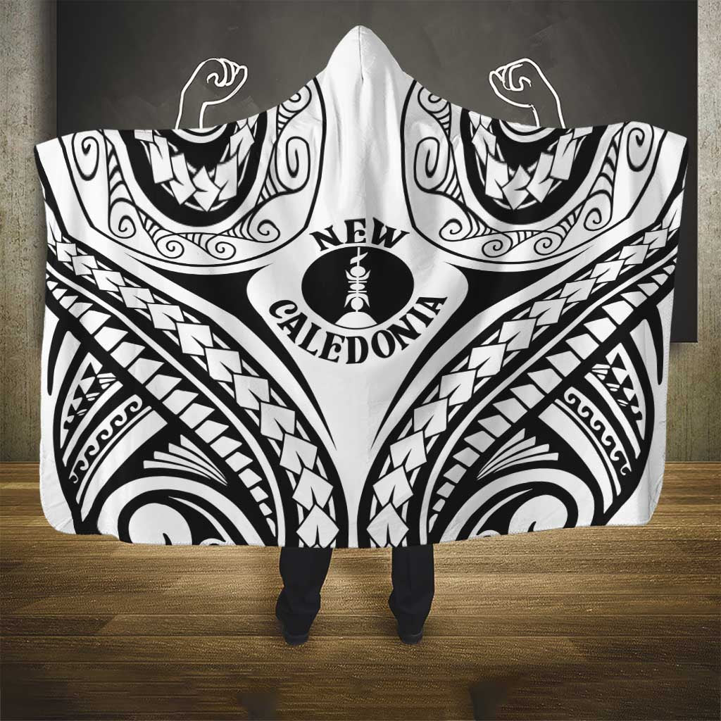New Caledonia Day Hooded Blanket Polynesian Curves White Color - Polynesian Pride