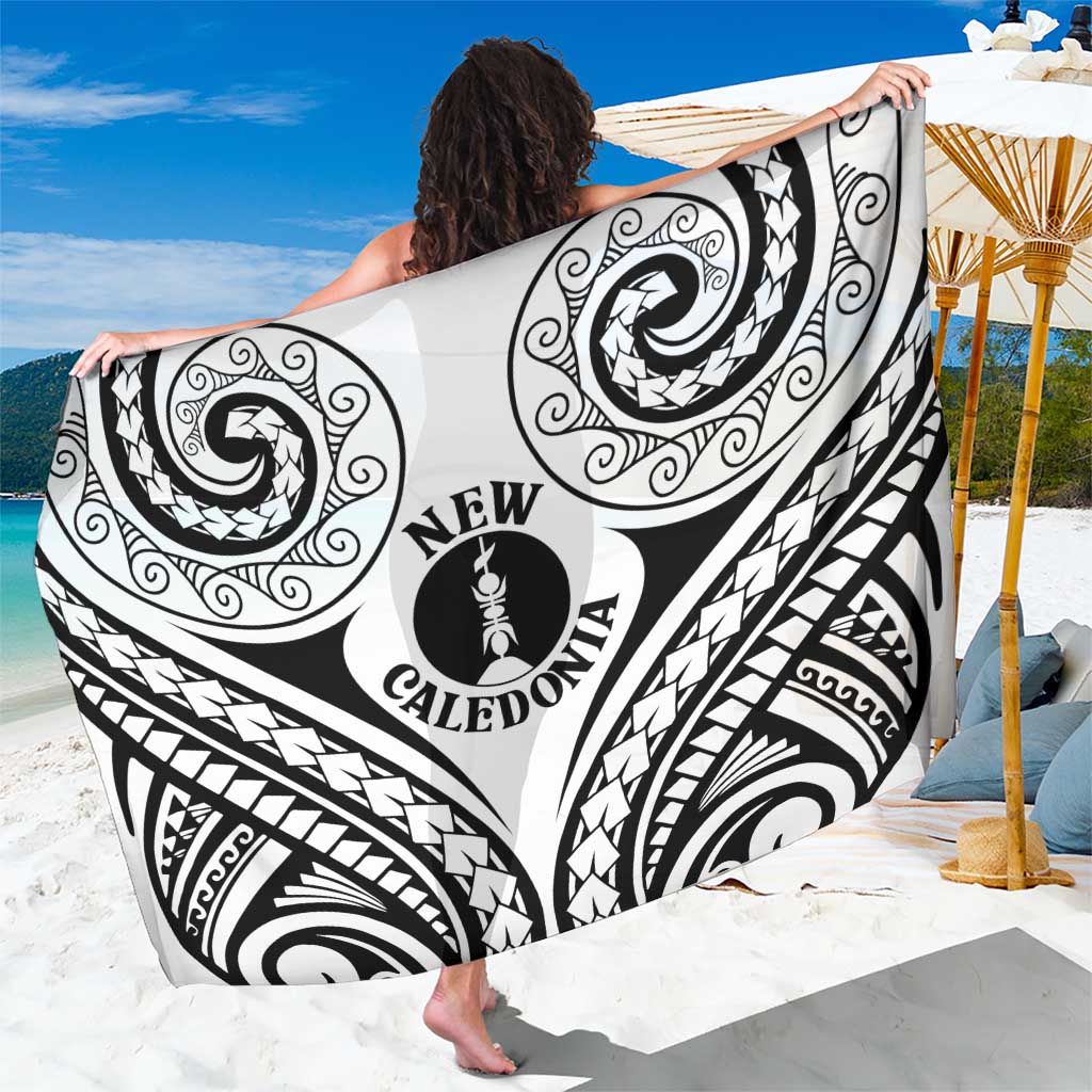 New Caledonia Day Sarong Polynesian Curves White Color LT05 One Size 44 x 66 inches White - Polynesian Pride