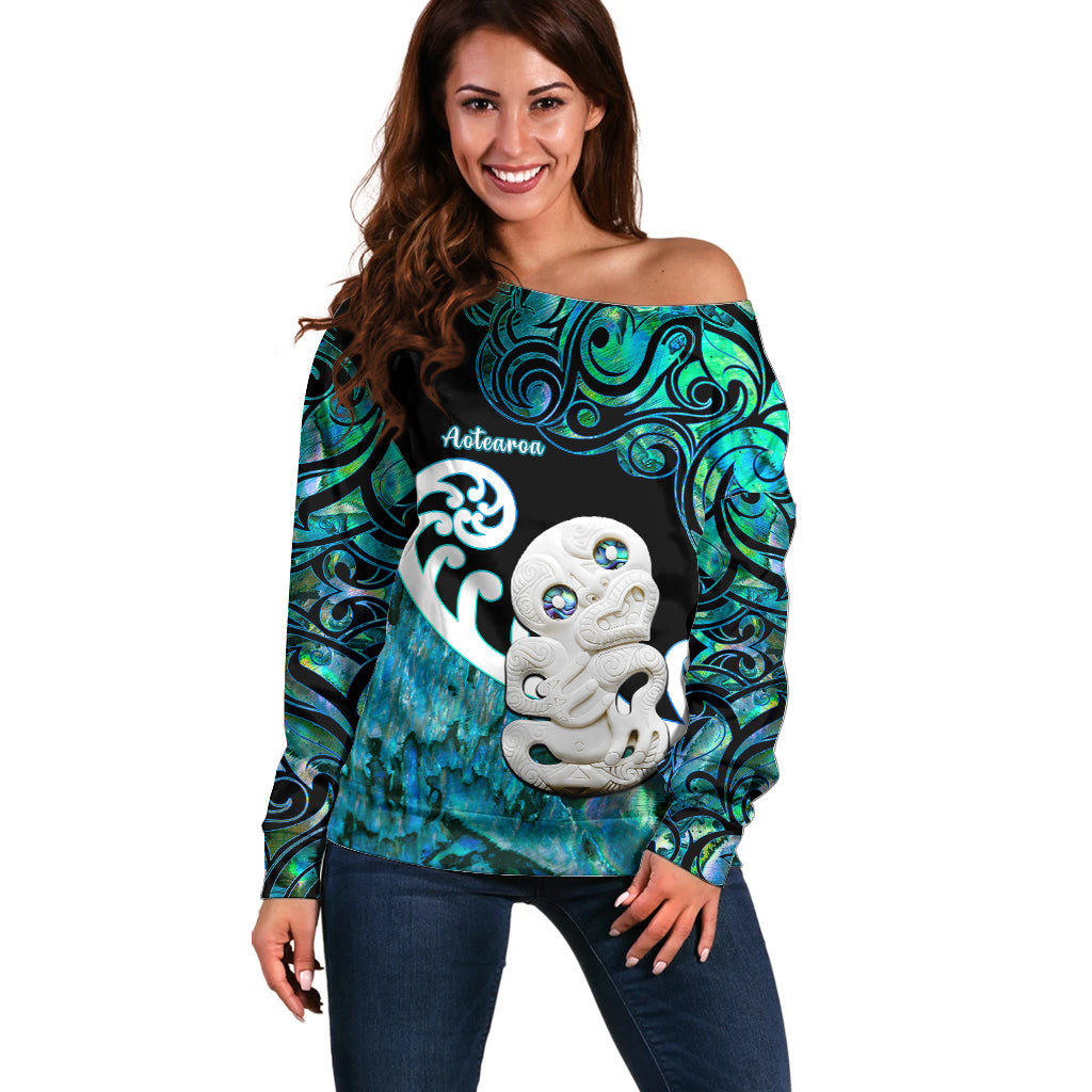 Personalized Aotearoa New Zealand Off Shoulder Sweater Paua Shell Fern Koru With Maori Hei Tiki LT05 Women Green - Polynesian Pride