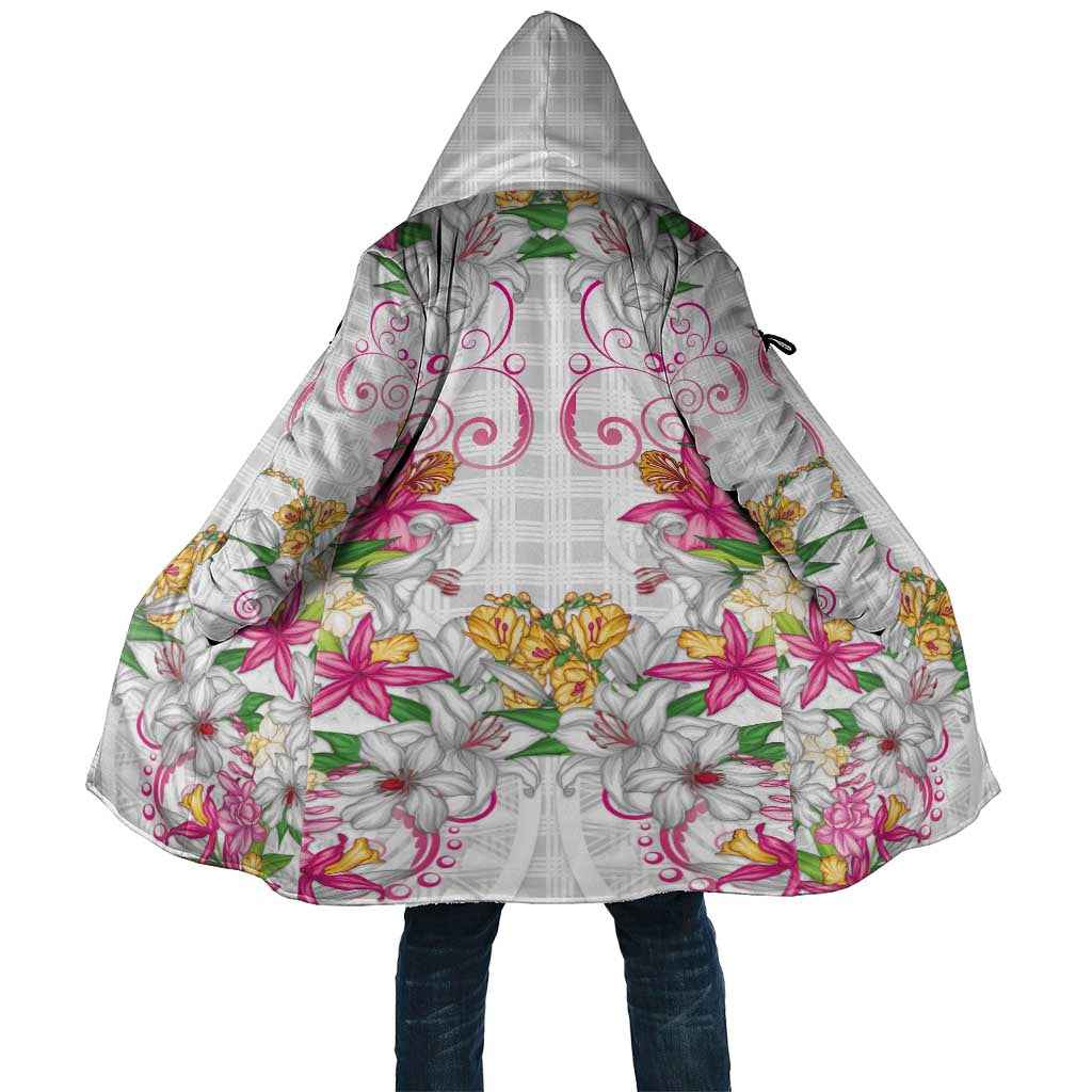 Hawaii Palaka Cloak White Tribal Pattern With Tropical Flowers - Polynesian Pride