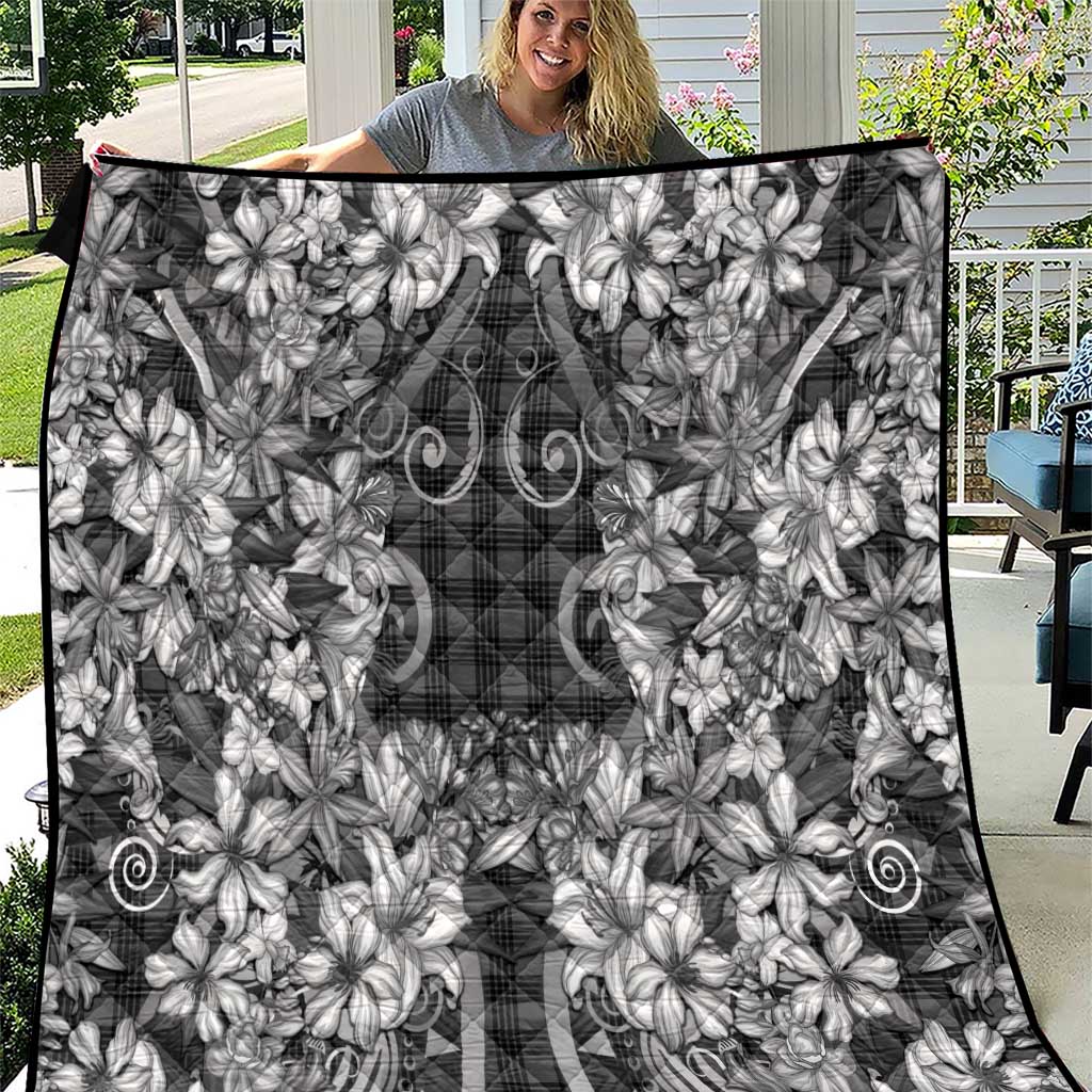 Hawaii Palaka Quilt Black Tribal Pattern With Tropical Flowers - Polynesian Pride