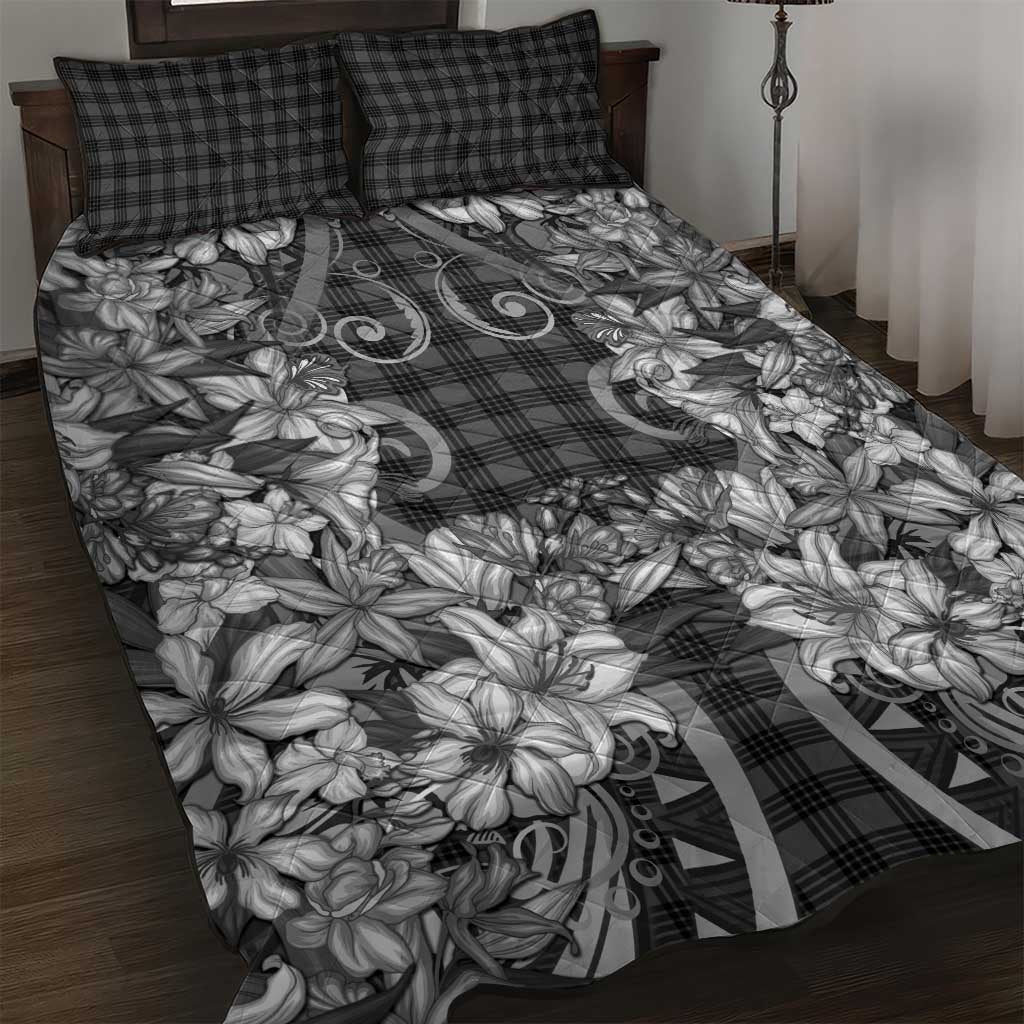 Hawaii Palaka Quilt Bed Set Black Tribal Pattern With Tropical Flowers - Polynesian Pride
