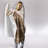 Beige Hawaii Paniolo Quilt Motif Hooded Blanket