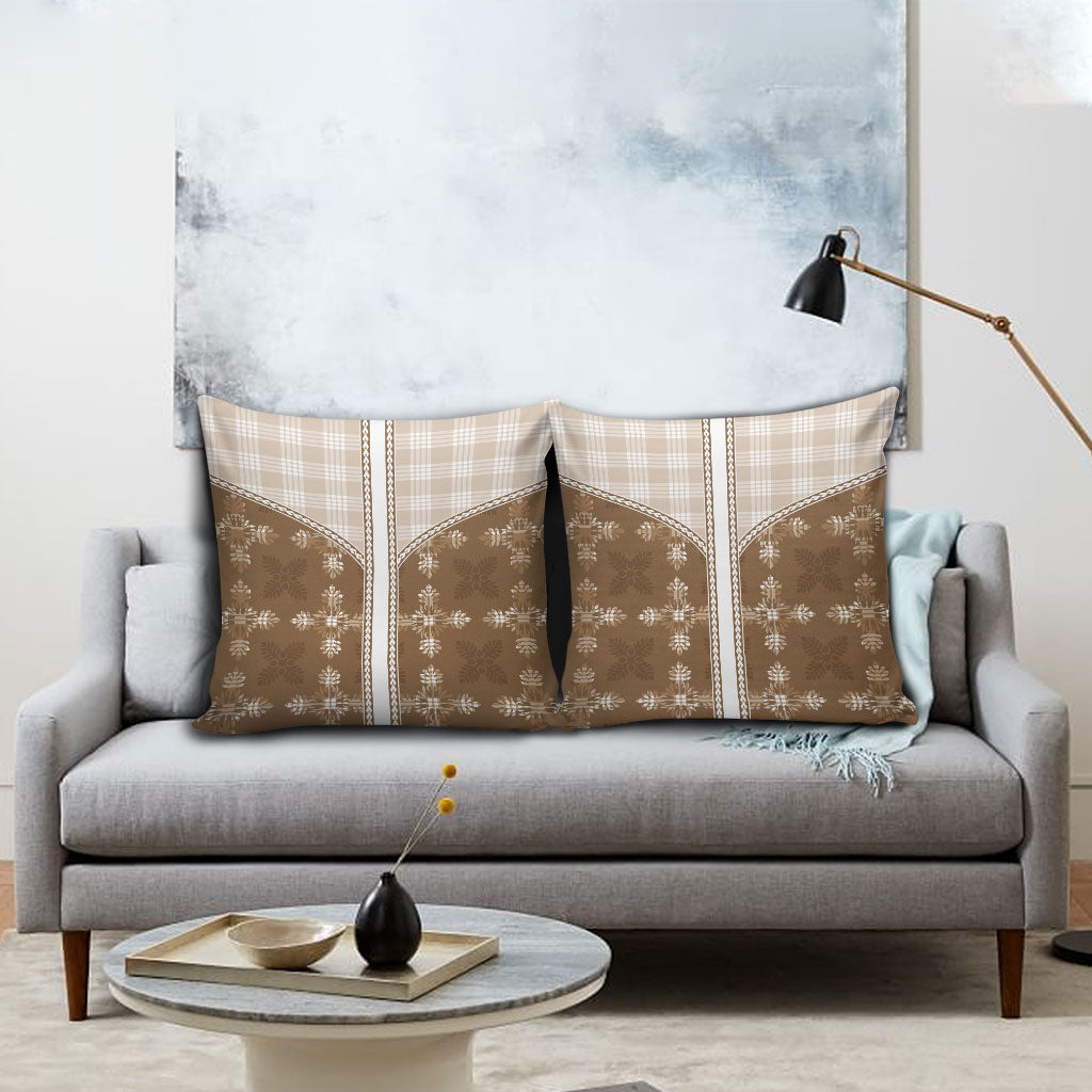Beige Hawaii Paniolo Quilt Motif Pillow Cover