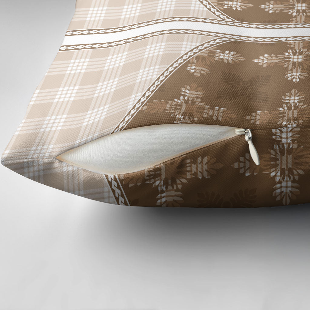 Beige Hawaii Paniolo Quilt Motif Pillow Cover