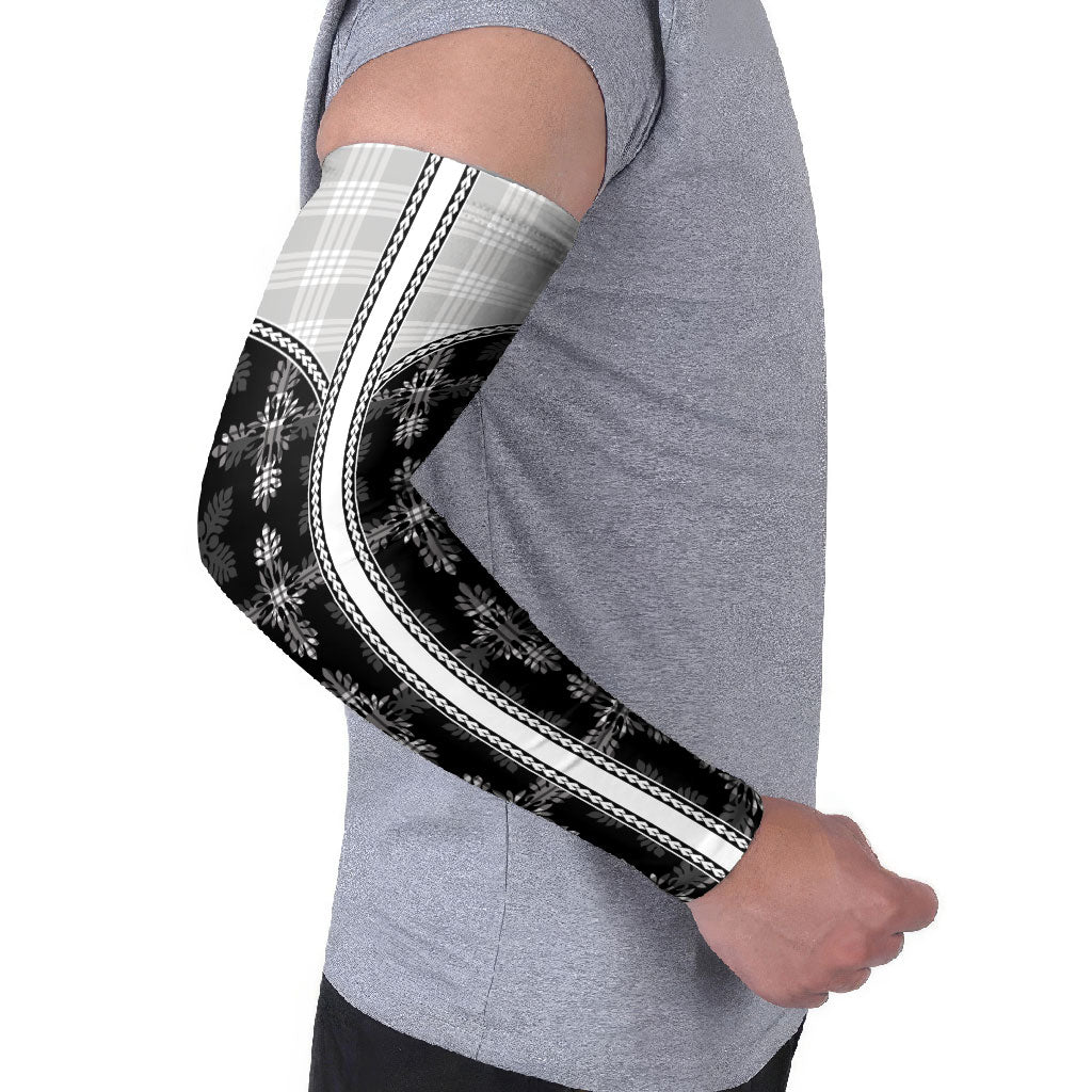 Black Hawaii Paniolo Quilt Motif Arm Sleeves