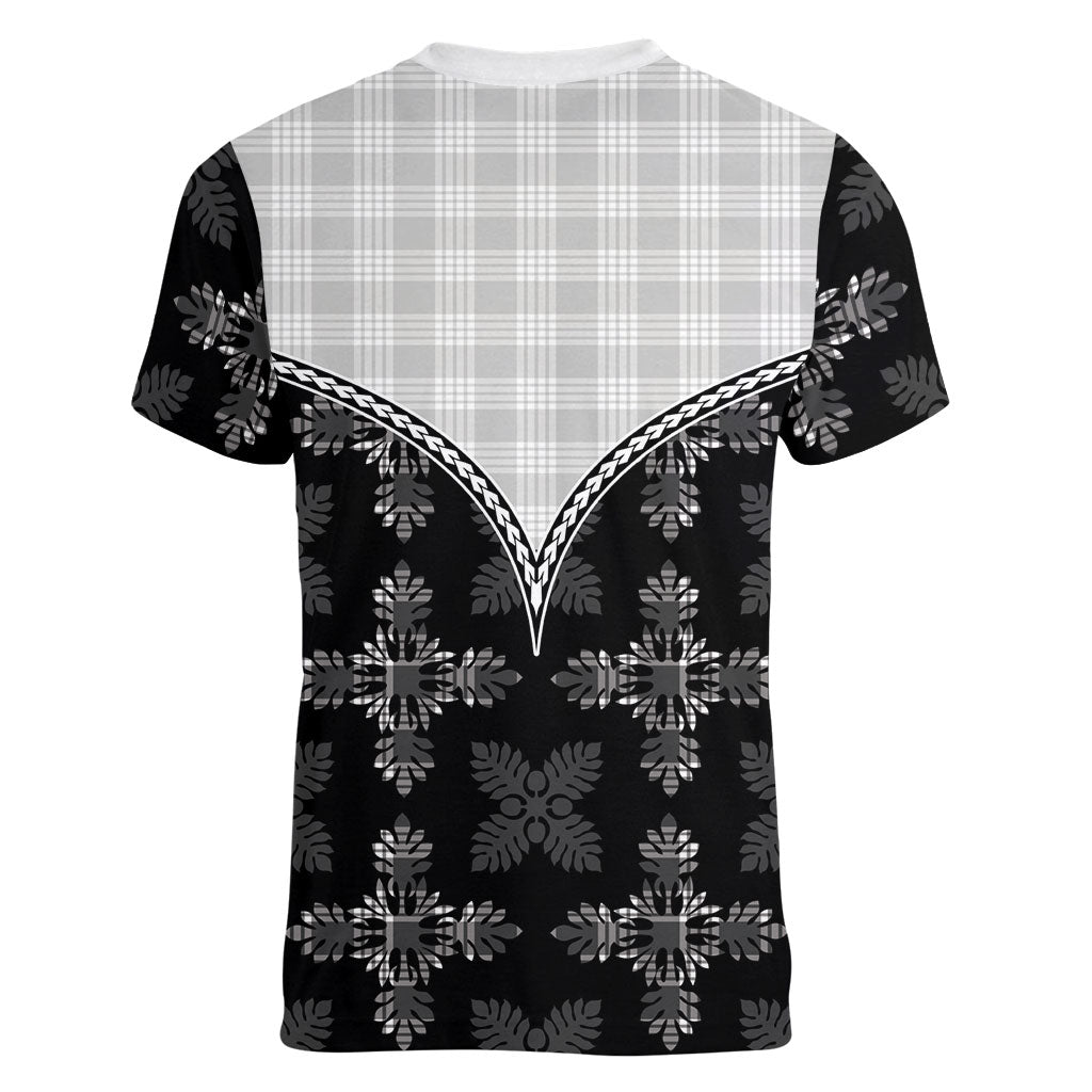 Black Hawaii Paniolo Quilt Motif Women V-Neck T-Shirt