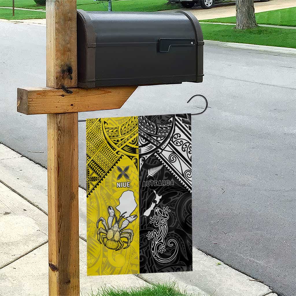 New Zealand Maori And Niue Hiapo Garden Flag Lizard And Coconut Crab Together