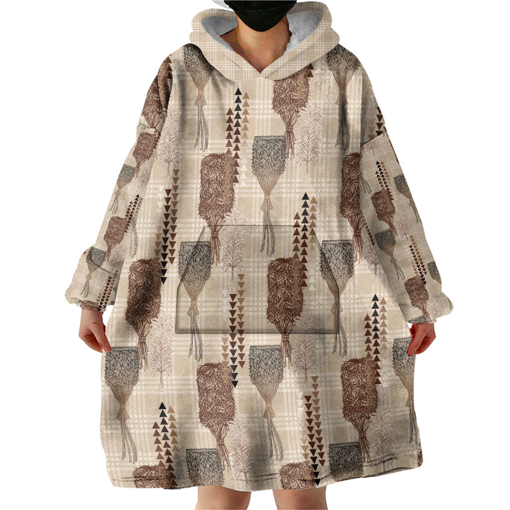 Aloha Hawaii Vintage Kahili Pa'a Lima Wearable Blanket Hoodie Palaka Print Cozy Beige