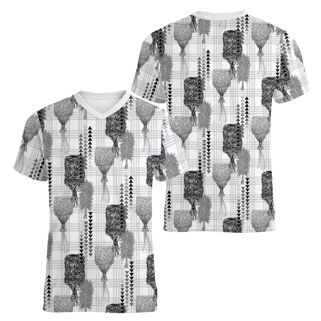 Aloha Hawaii Vintage Kahili Pa'a Lima Women V-Neck T-Shirt Palaka Print Hinahina