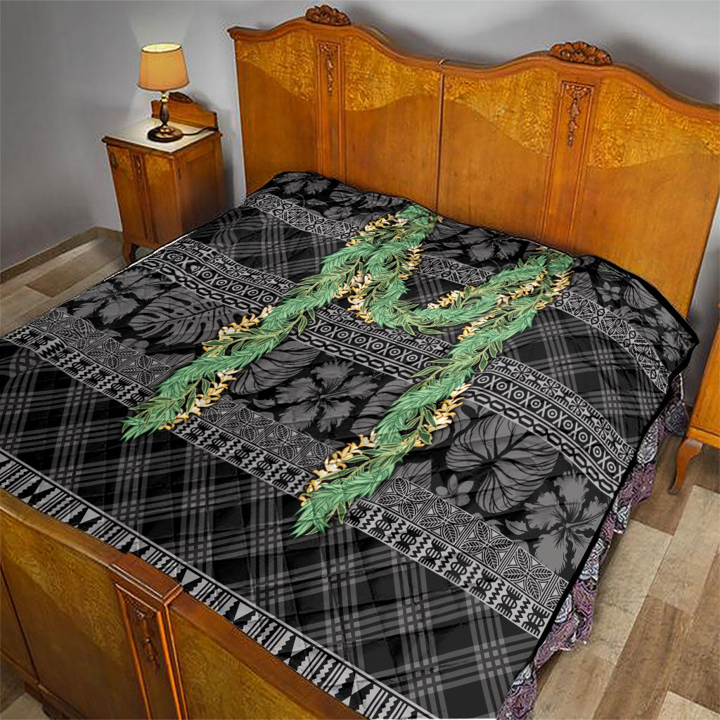 Hawai'i Paniolo Maile Twisted Lei Quilt Obsidian Black