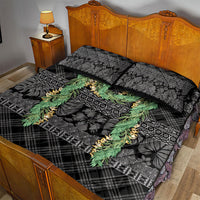 Hawai'i Paniolo Maile Twisted Lei Quilt Bed Set Obsidian Black