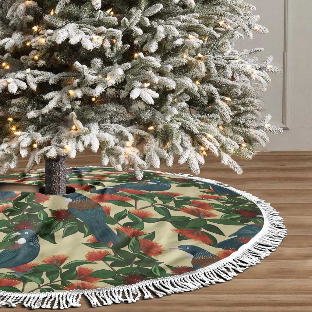 New Zealand Christmas Tree Skirt Romantic Tui Birds on Pohutukawa - Ivory - Polynesian Pride