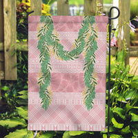 Hawai'i Paniolo Maile Twisted Lei Garden Flag Dusty Rose