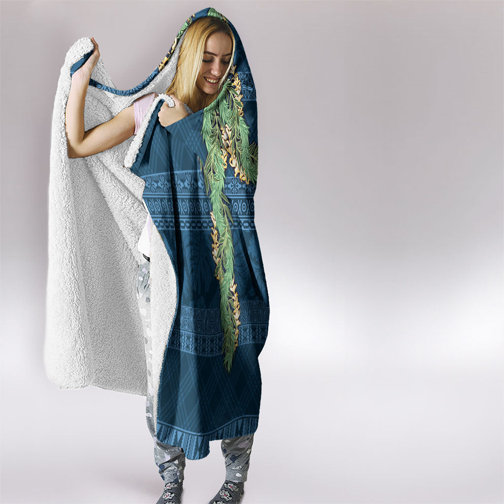 Hawai'i Paniolo Maile Twisted Lei Hooded Blanket Cobalt Blue