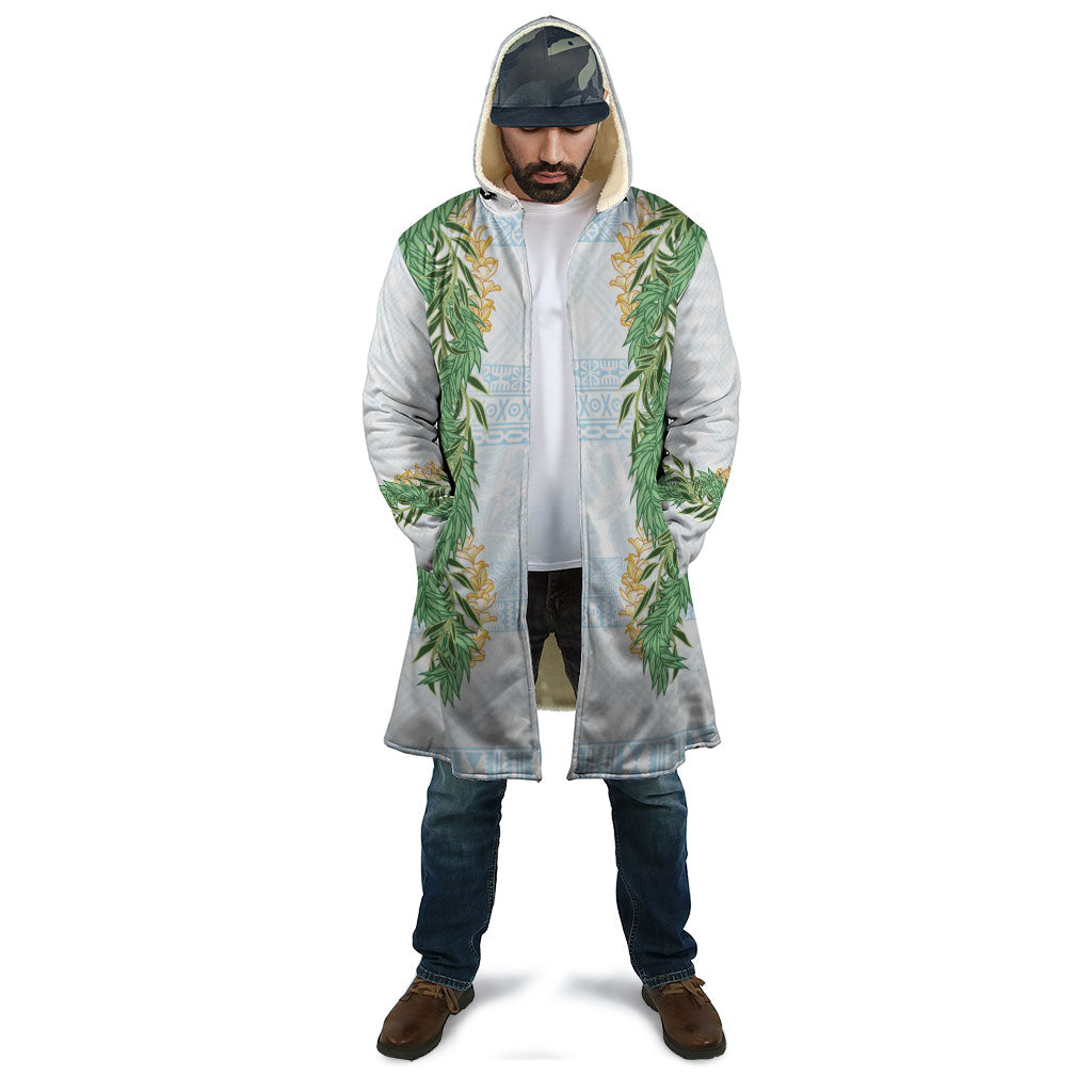 Hawai'i Paniolo Maile Twisted Lei Cloak Winter White
