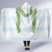 Hawai'i Paniolo Maile Twisted Lei Hooded Blanket Winter White