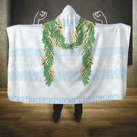 Hawai'i Paniolo Maile Twisted Lei Hooded Blanket Winter White